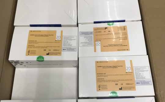 Hà Nội: 3.000 que test nhanh không có hóa đơn chứng từ vừa bị Quản lý thị trường Hà Nội thu giữ
